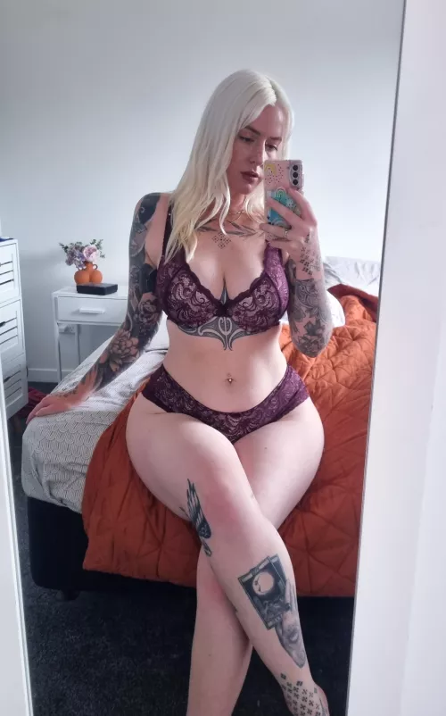 Hope you like my mirror selfie ☺ by deebee_27