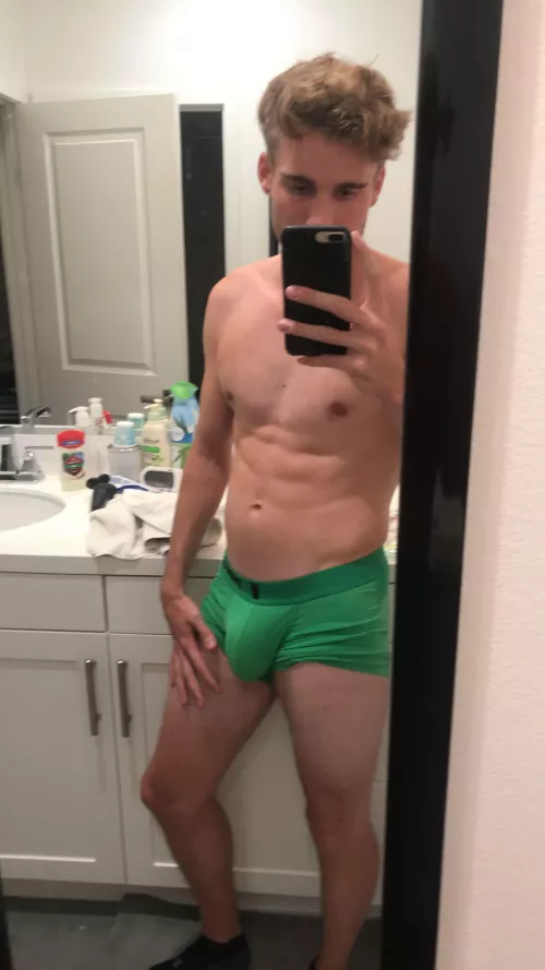 Hopefully I caught your attention 😏 by smitty9inches