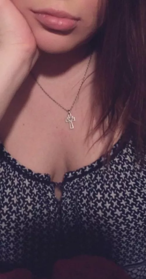 Hopefully me and my friends get to pound my wife tonight during the fight by bigman2036