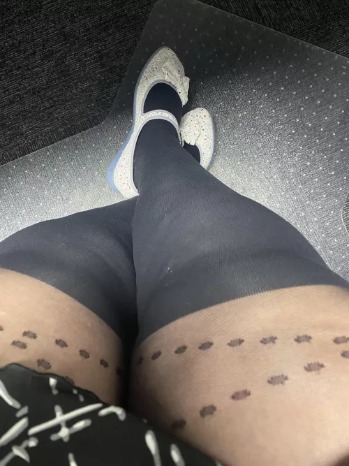 Hopefully this makes your Monday sparkle a little better by kittypoppins13