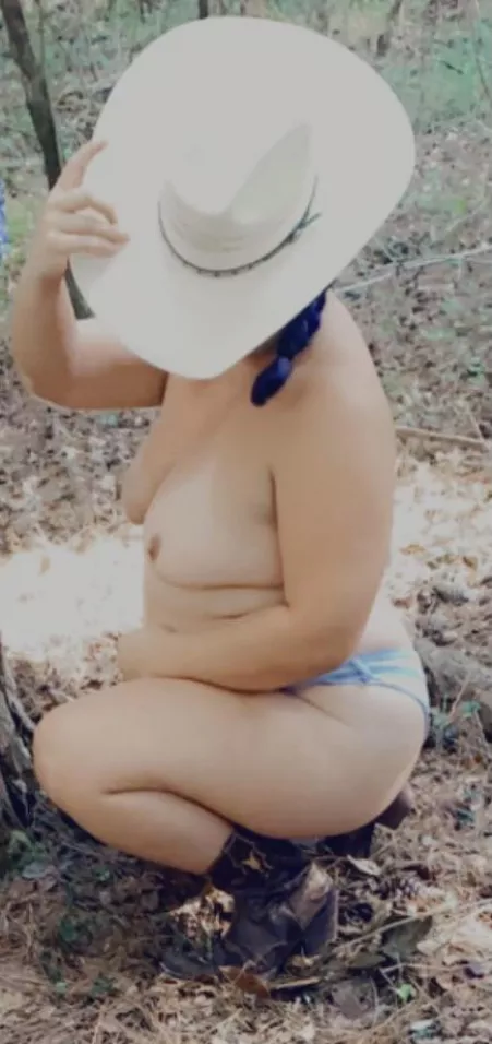 Hopefully this will brighten up your Monday by Bigbootykajunkutie