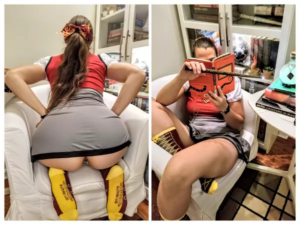 Hoping my lucky four-leaf clover will help me pass these O.W.L.s! 🍀 by Mr_Tight