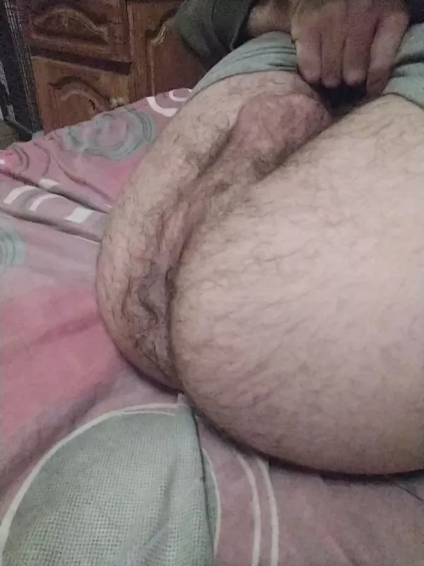 Horny 20 years old boy in need of an older man to play with me! posted by SubbyPupper