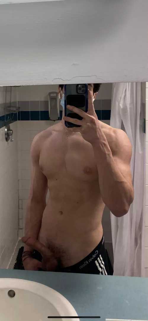 Horny after the gym by Saucyclimber