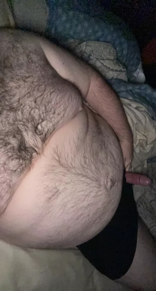 Horny and alone by throwawaycock865