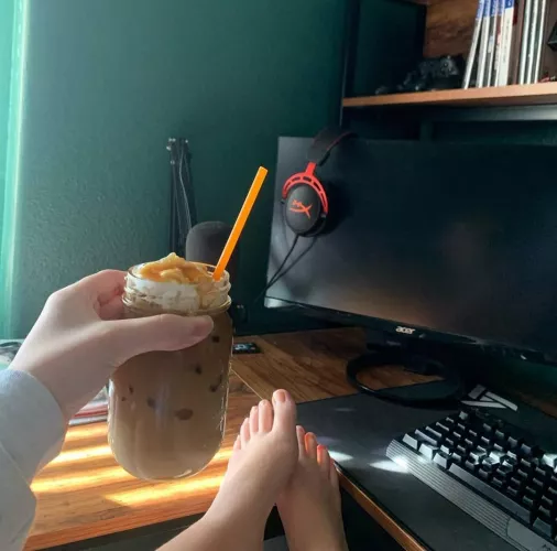 Horny and bored 😍😍 upv for a gift ❤️❤️ by mariy-1