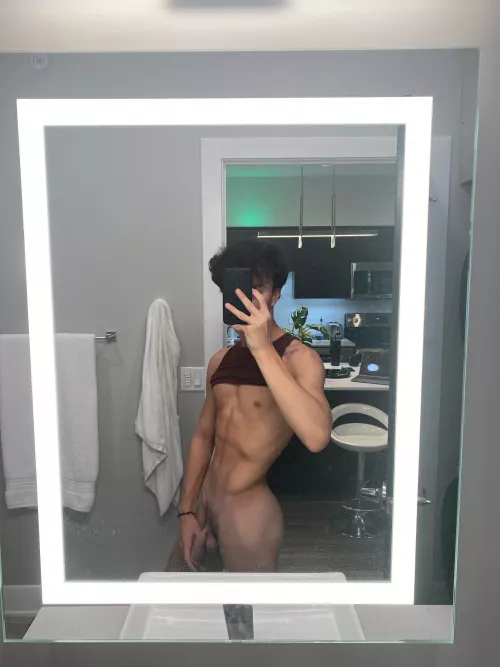 Horny asf. White bottom for tops. Let's talk, sext or whatever on here or on kik: roman.kai by frbrohub