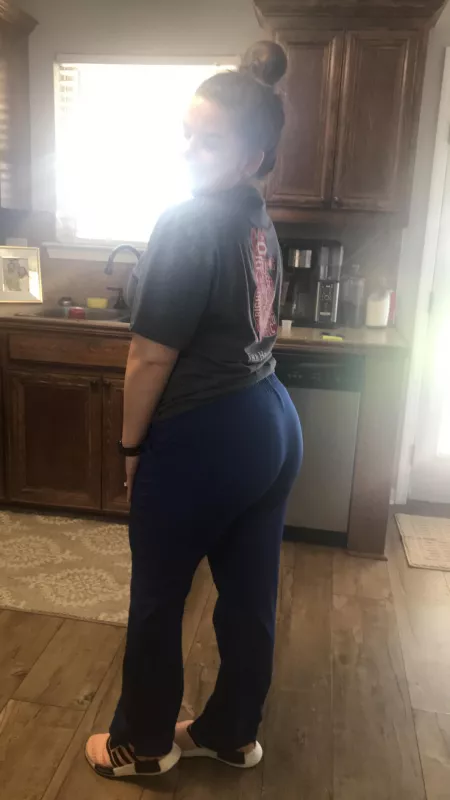 Hot 25y/o nurse by Averagejoe_1123