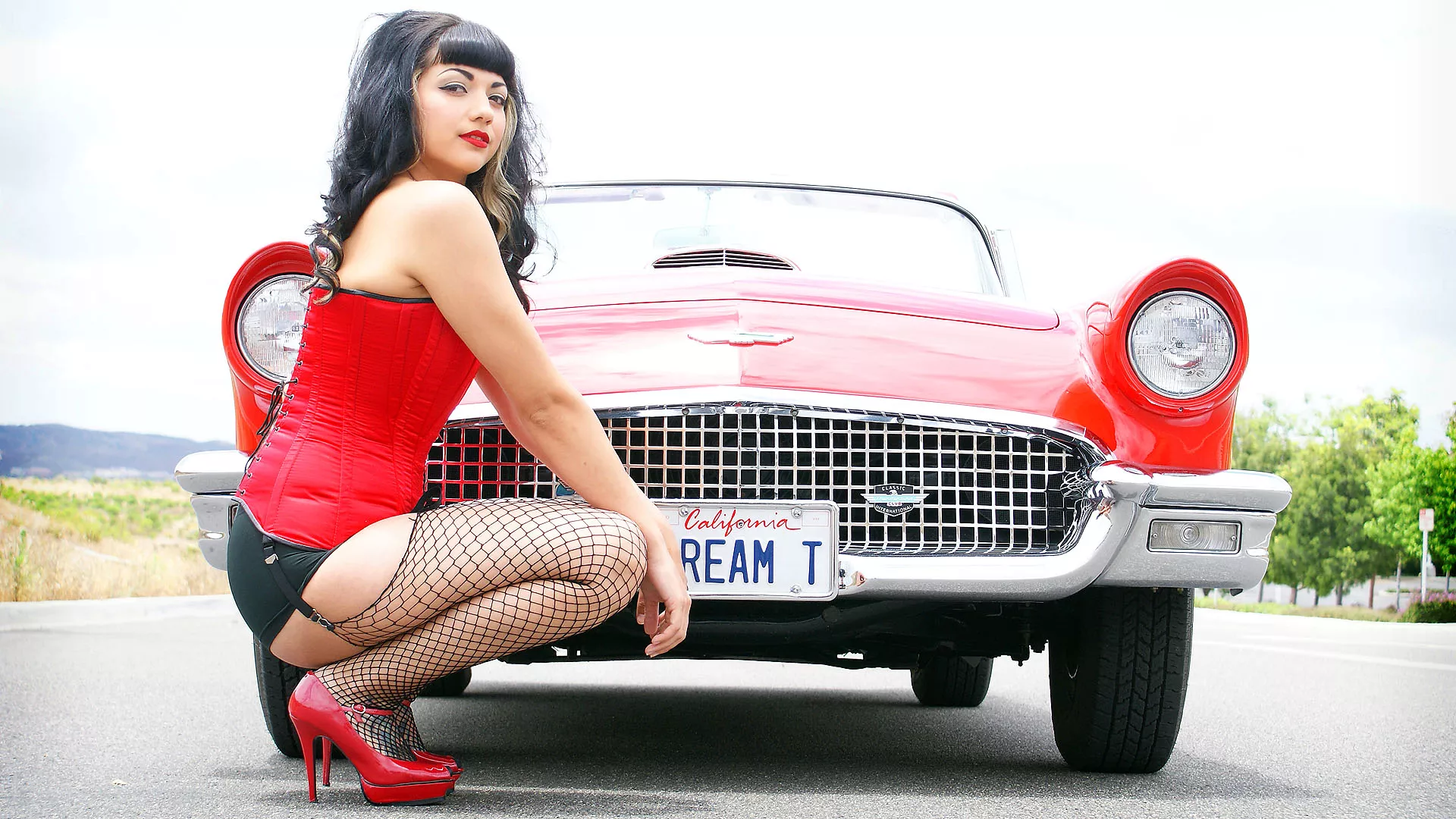 Hot and Sexy Girl Full HD Wallpapers [1920x1080]Px posted by szzaib