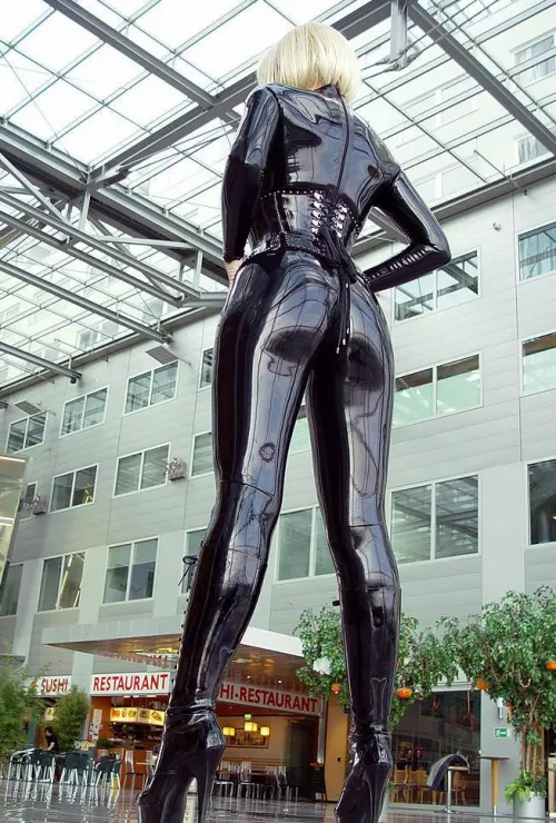 Hot by wankmancrazybatr