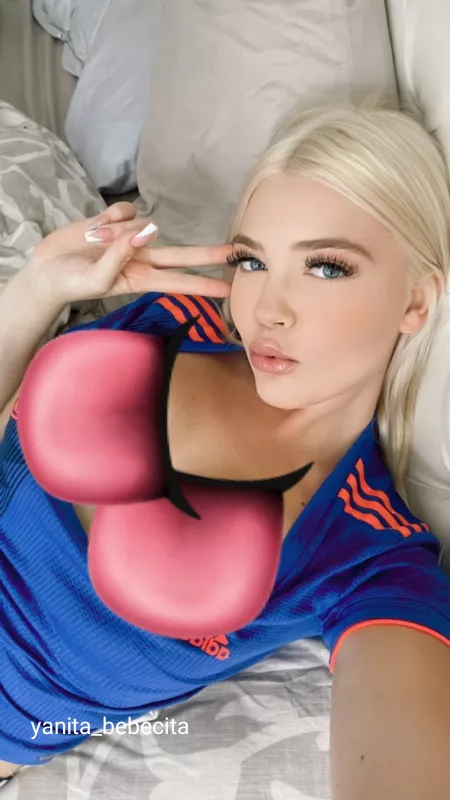 🤤hot Blondie by Yanita_bebecita