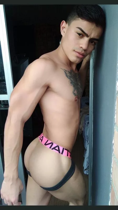 Hot bum😜 by barbanco07