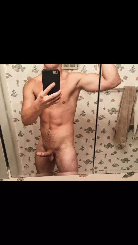 Hot college cub, as i’ve been informed 😛 by hungfitcollegecub