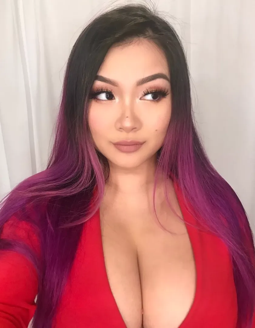 Hot damn posted by YoMikeeHey