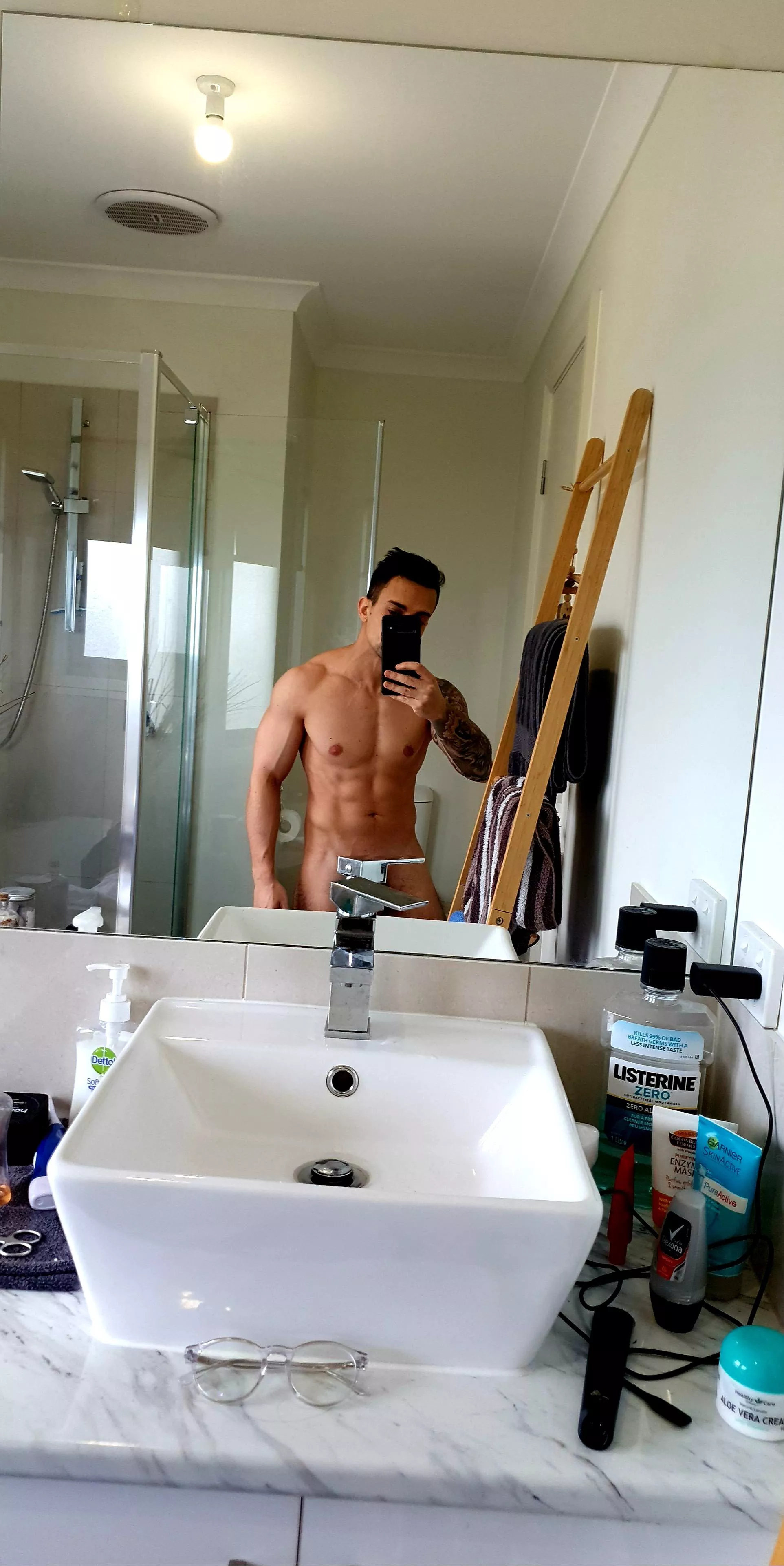 Hot day is AUS = no clothes 😌 posted by mootmuncher