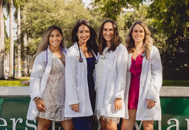 Hot Doctors by pnsxl