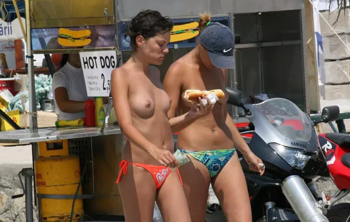 Hot dog by Cunt_l_Puncher