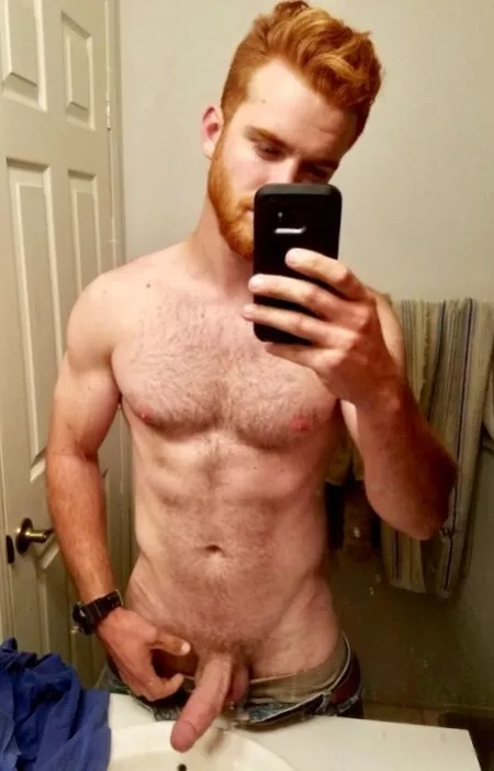 Hot ginger flesh (X-Post /r/hotmanflesh) by menareamazing