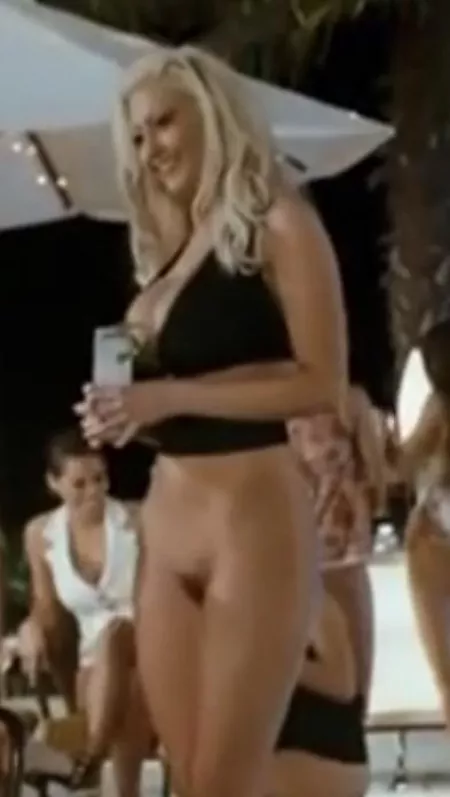 Hot Girl and her pussy by UncleCircuit