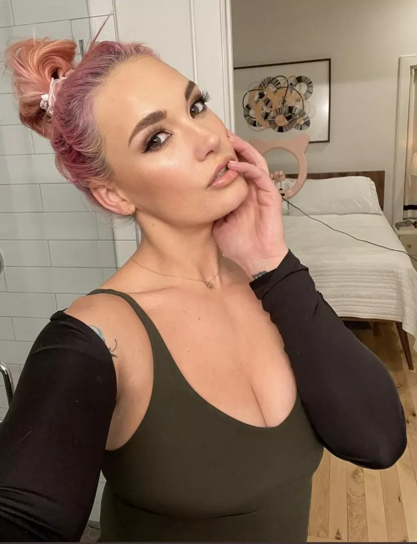 Hot posted by bobybobjoe