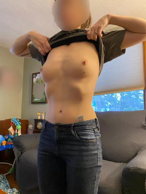 Hot mom bod or not ? 👍🏻 of 👎🏻? (F) by TwoSome22