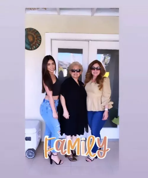 Hot momma by yuhyuhpoke