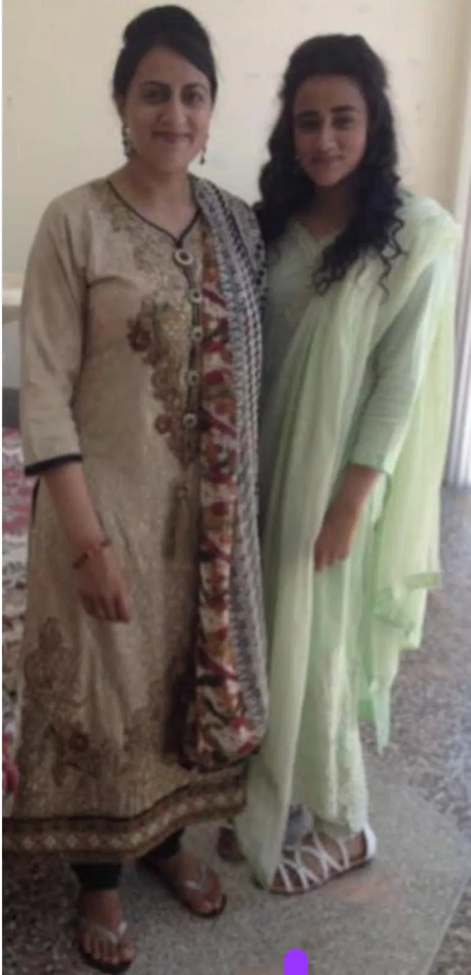 Hot mother and daughter 😍 posted by browngirllover282