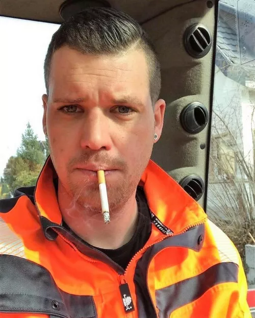 “Hot smokin Tradie” … by neilfromsydney2003