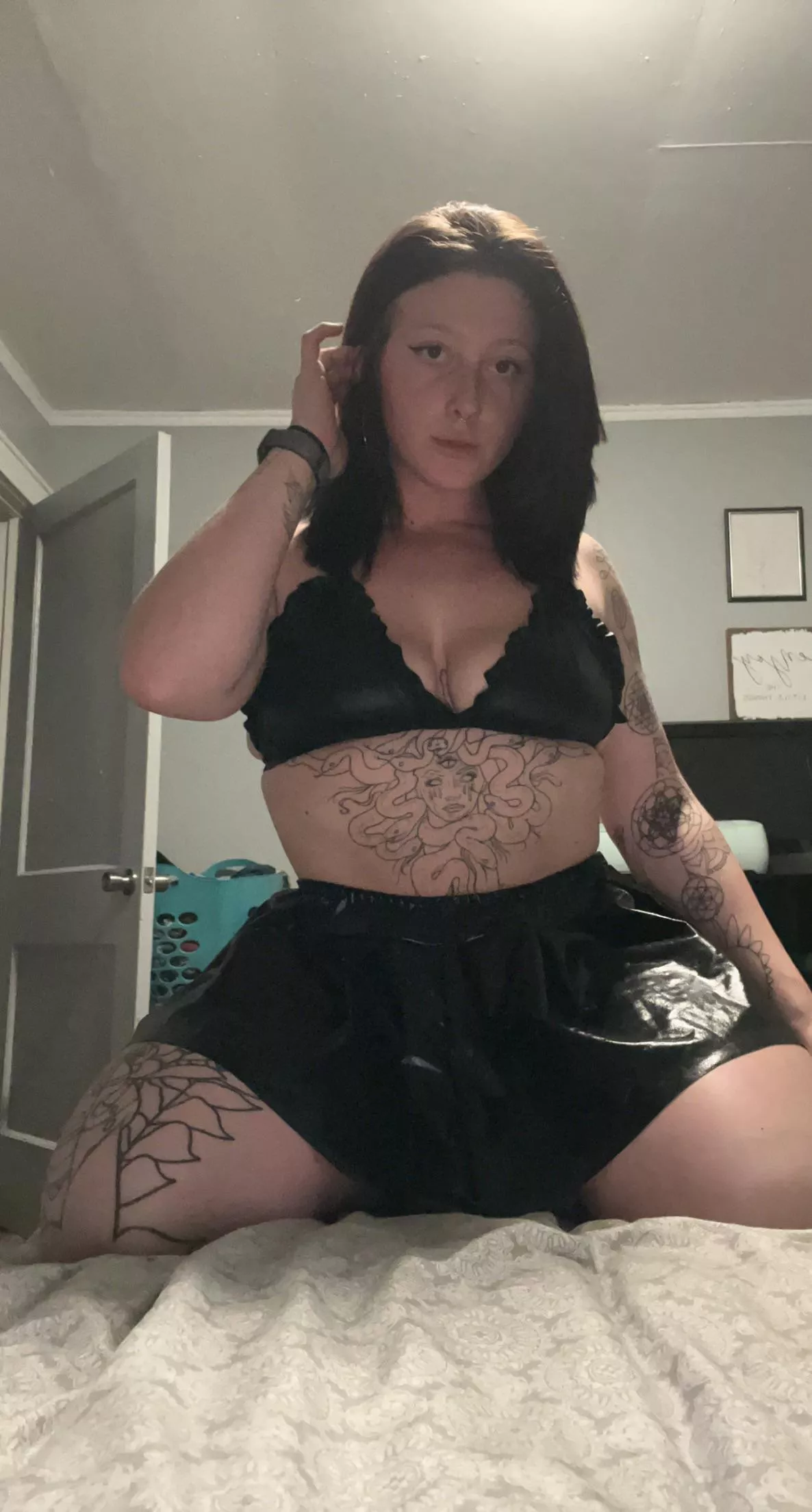 hot, thick and tattooed. link below 😏 posted by bbbygurll