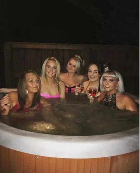 Hot tub whores by Chaturbater1