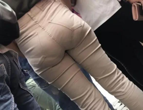 Hot white jeans pantylines by misosoupdrinker