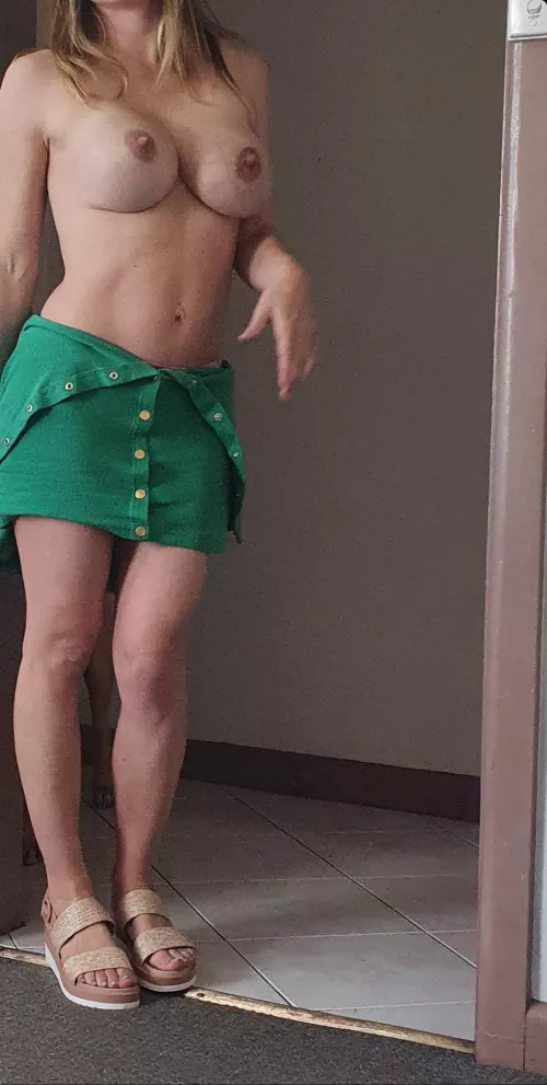 hot wife anyone by couplesharing2u