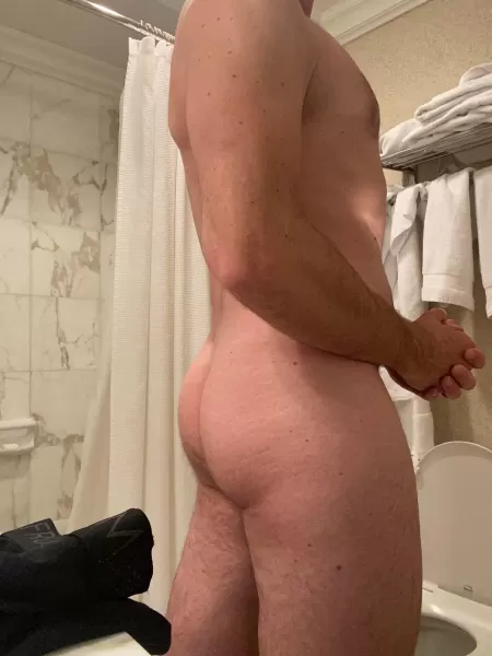 Hotel bathroom by ashelter45