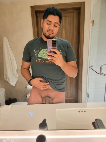 Hotel bathrooms have the best lighting! by LQL-DENVER