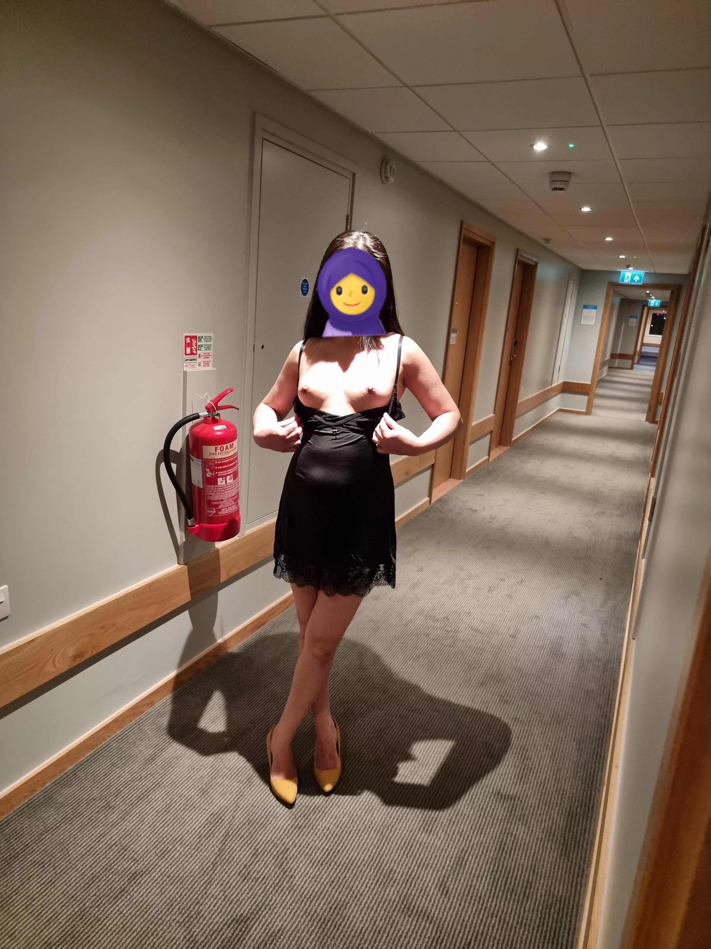 Hotel corridor flash (f) posted by desicouple786