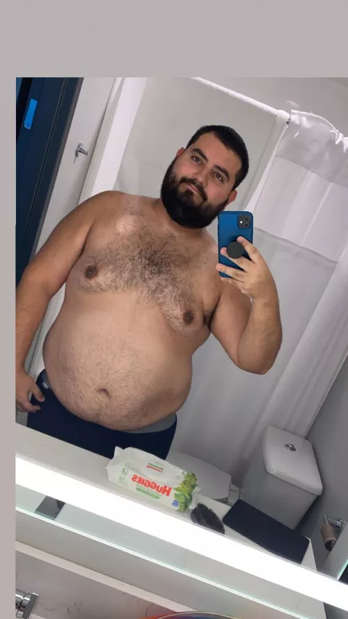 Hotel lighting makes me feel cute 😈 by iambfizzle