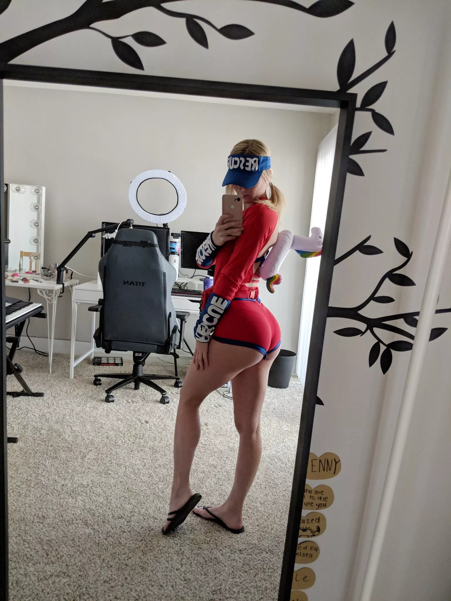 Hotness posted by Consistent-Daikon138