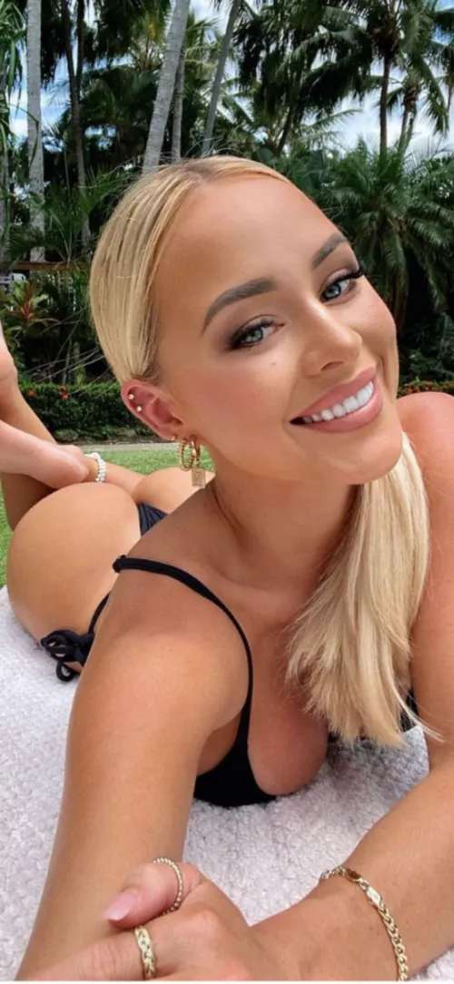 Hottie by Hopeful_Tourist_8139