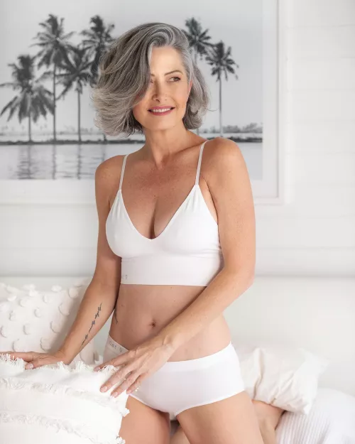 Hottie Granny @thesilverlining_1970 by gooningaccount