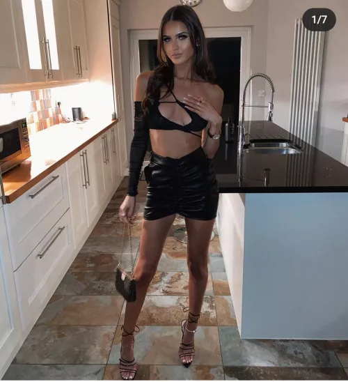 Hottie in the kitchen by 10baremain