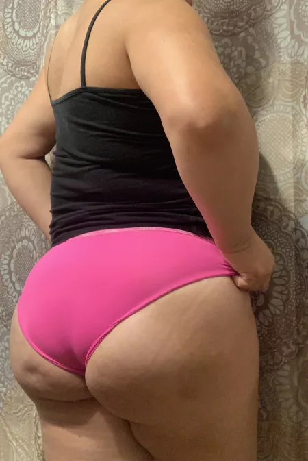 Hotwife 45 in the Modesto Ca area looking for a playmate. Details in the comments. by valleycouple209