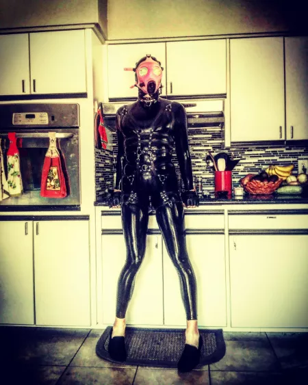 Housebitch training. by Beyah_