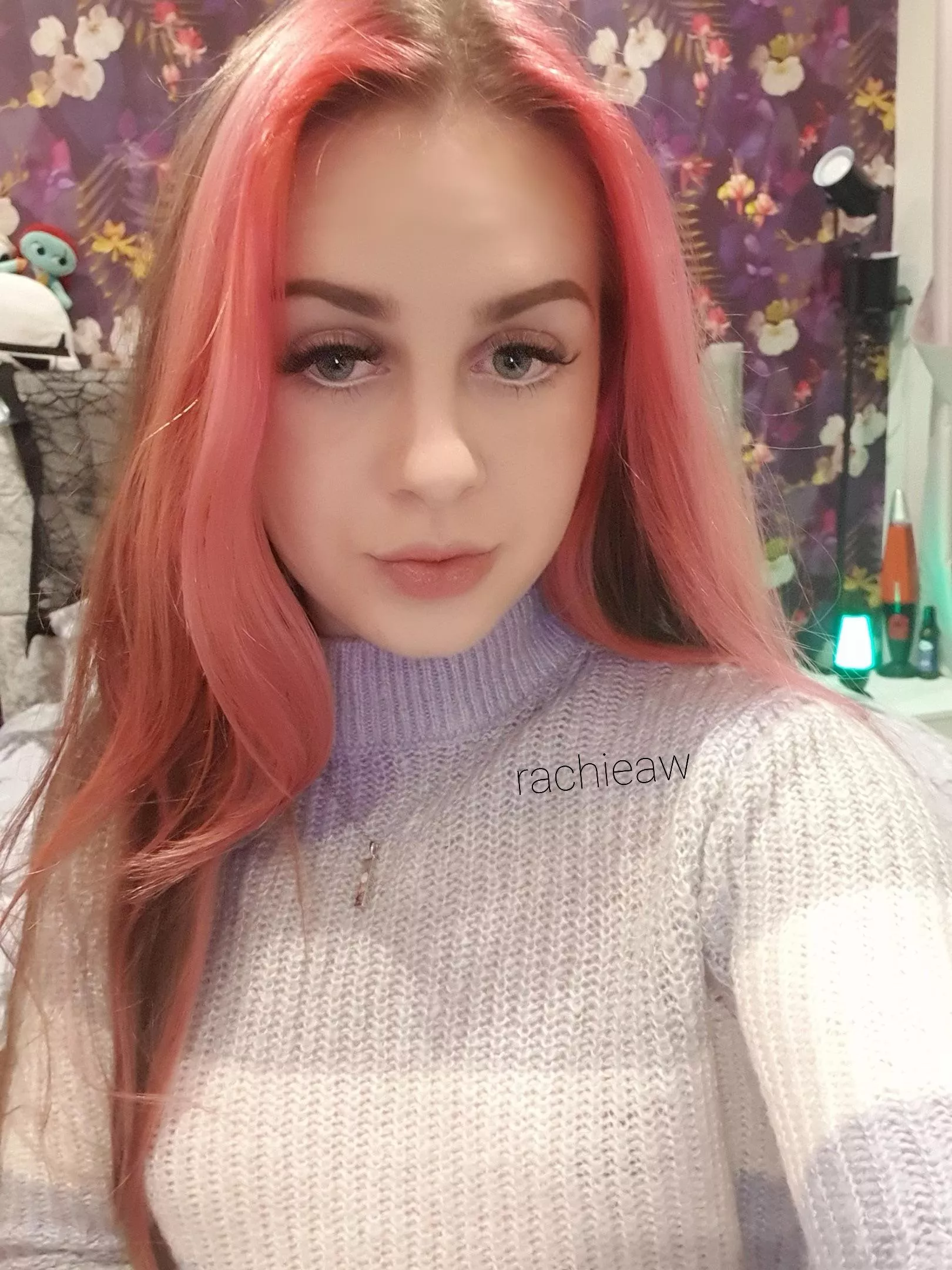 How about a sfw selfie 💙 posted by rachieaw