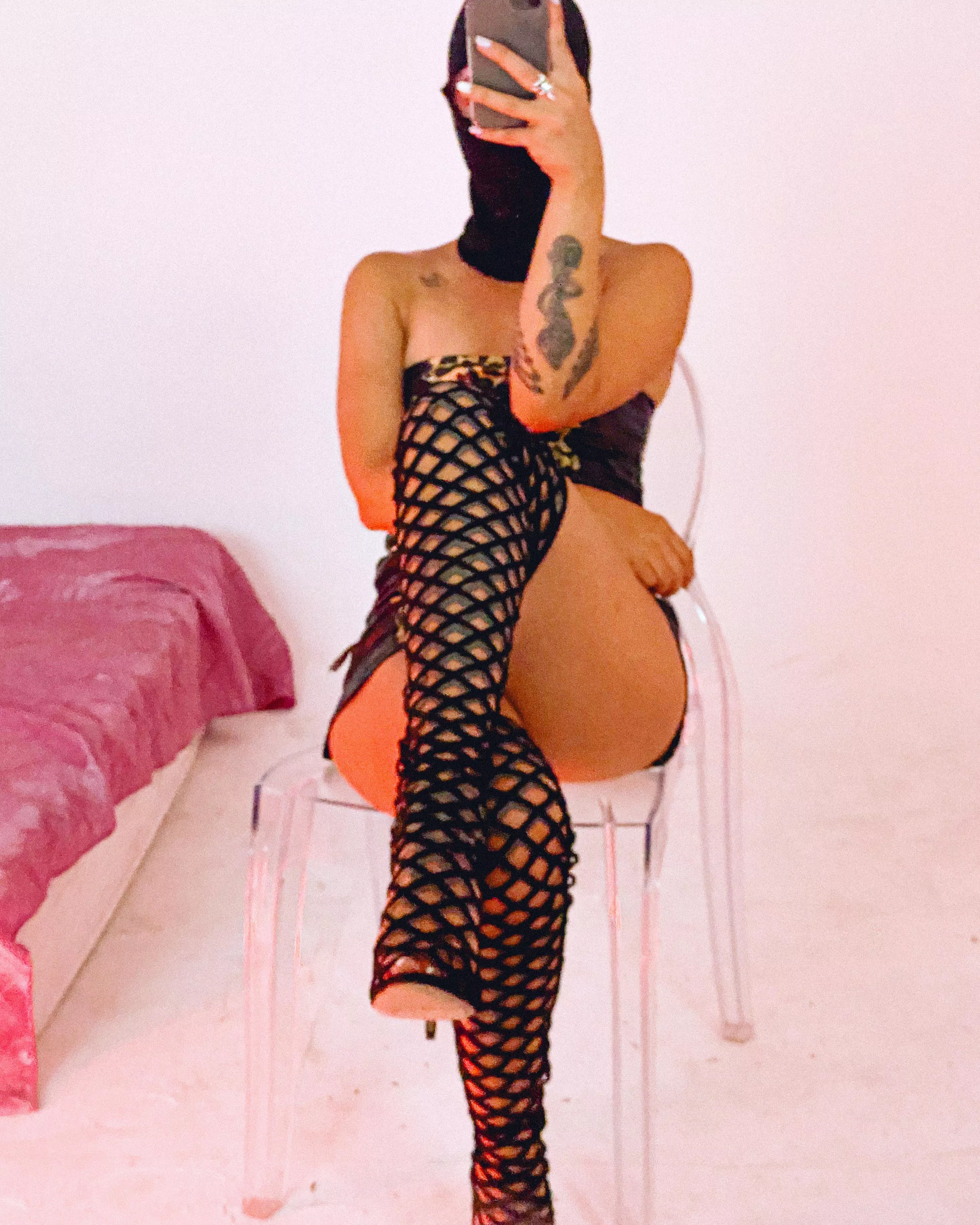 How about these boots 👋🏻 posted by screamcvte