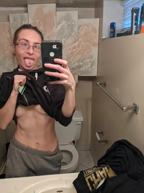 HOW ABOUT WE HAVE AN EXPERMINT?👩‍🔬 HOW WIDE CAN I GO?🥵 by kinkyqueen9423