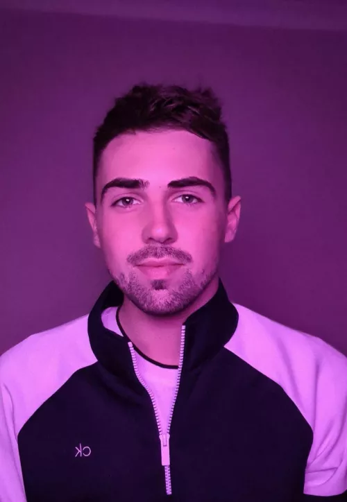 How are we doing guys? Hope you're all good, love from England x by joewg1997