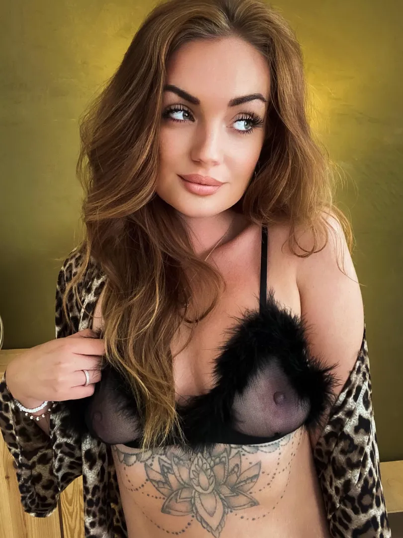 How are you guys?😏. posted by Salinadreams