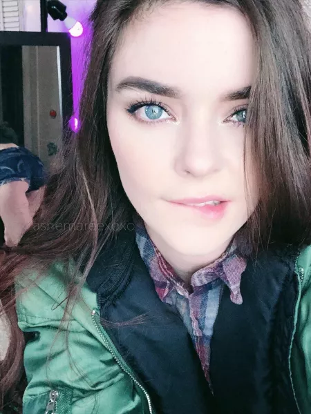 How can a person be so dang gorgeous?! by firstlast1984