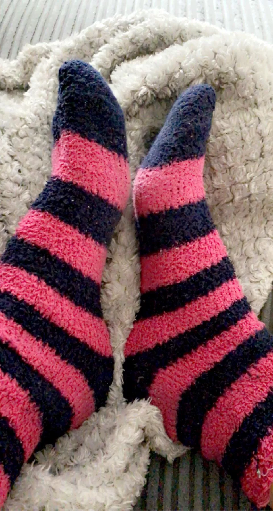 How cute are my fluffy socks🥰 I love them!❤️‍🔥 posted by Onlypaintedfeetfans