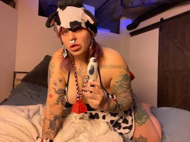 How do cows introduce their wives? Hey guys! Meat Patty. by TheRealHollyHardwood